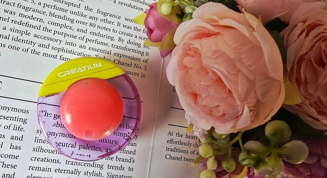 Balsam tratament pentru buze Influence Creatium Lip Treatment pentru refacerea barierei pielii, hidratare și catifelarea buzelor crăpate. 